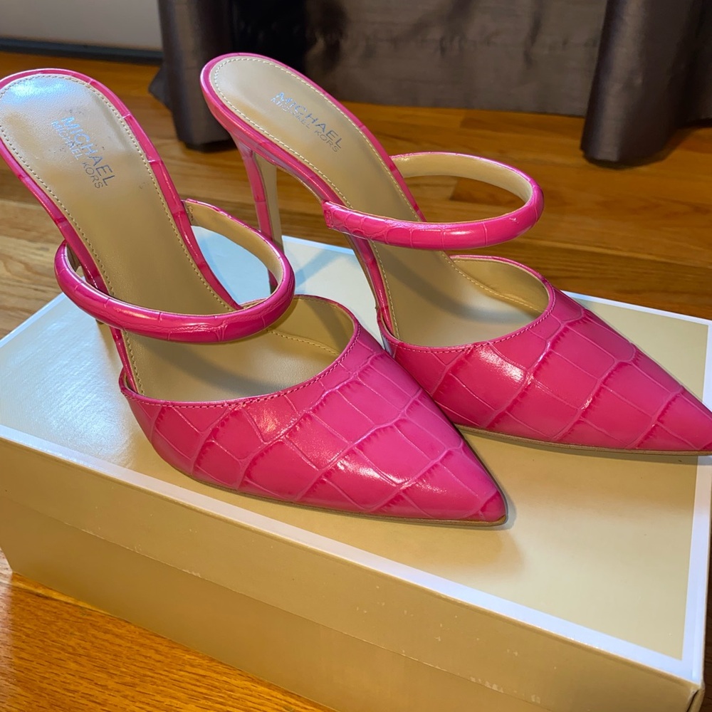 NEVER WORN Michael Kors Pink Crocodile Print Slip-on Mule Heel